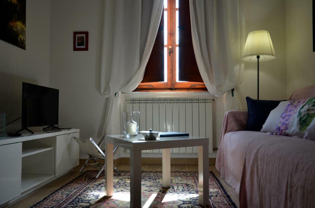 Donnaberarda Apartment Cortona Bagian luar foto