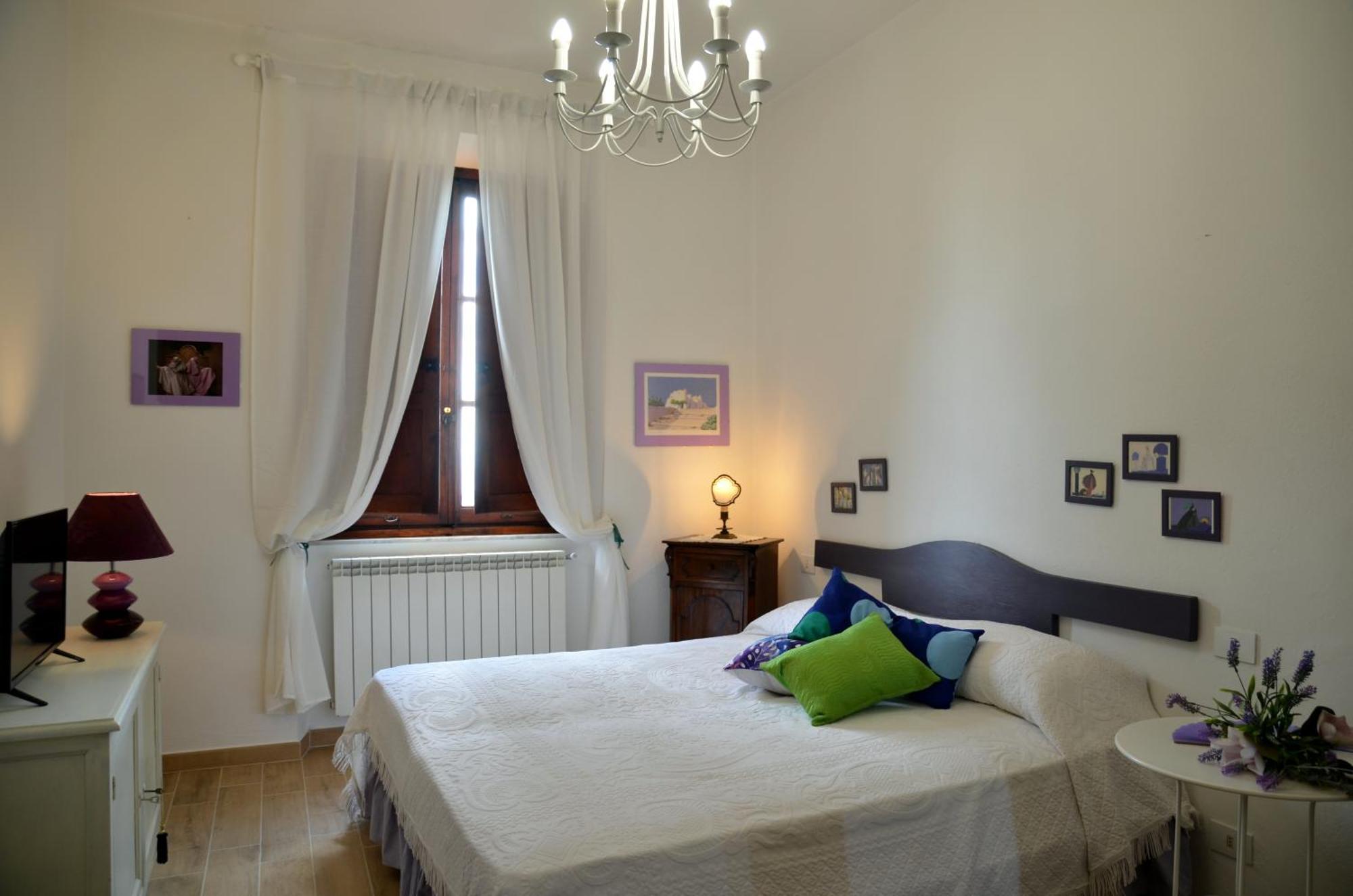 Donnaberarda Apartment Cortona Bagian luar foto