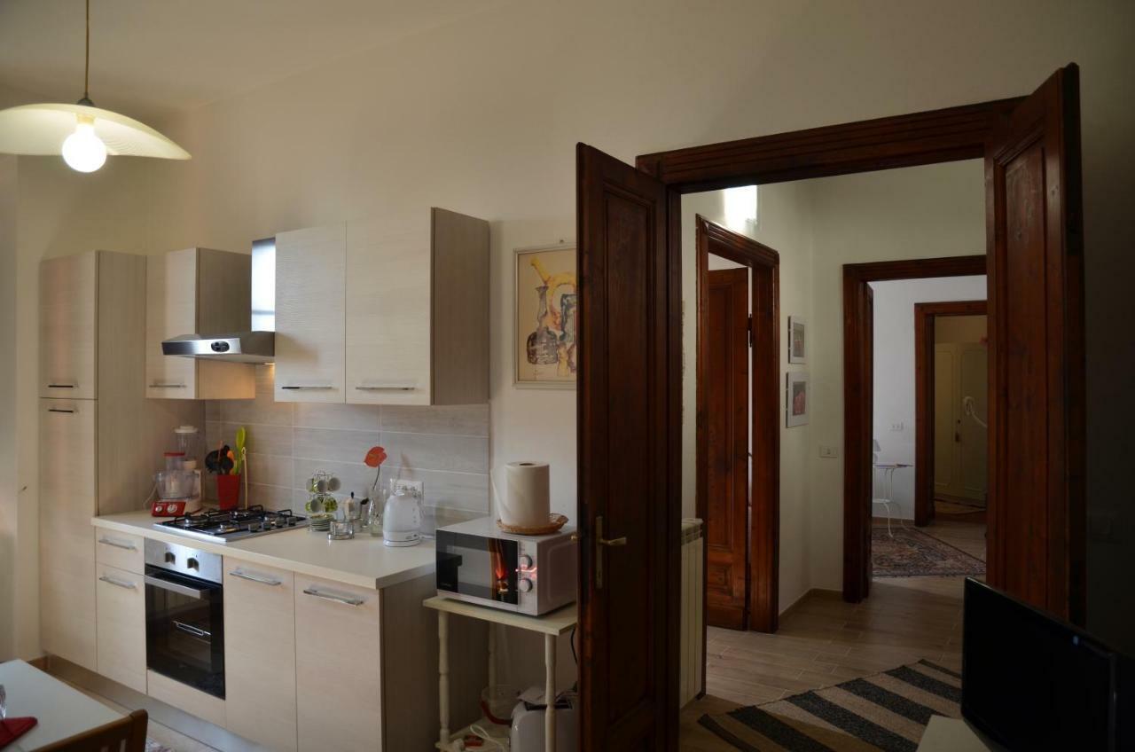 Donnaberarda Apartment Cortona Bagian luar foto