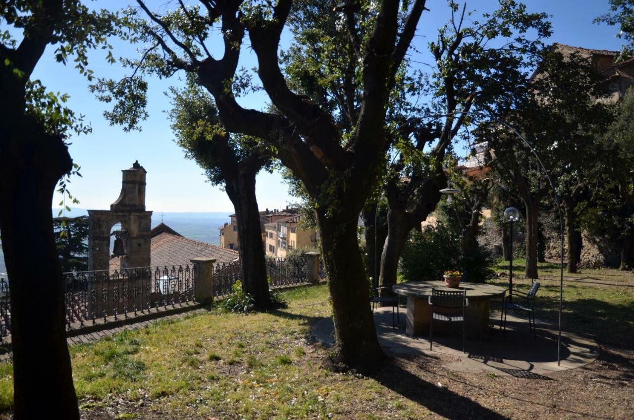 Donnaberarda Apartment Cortona Bagian luar foto