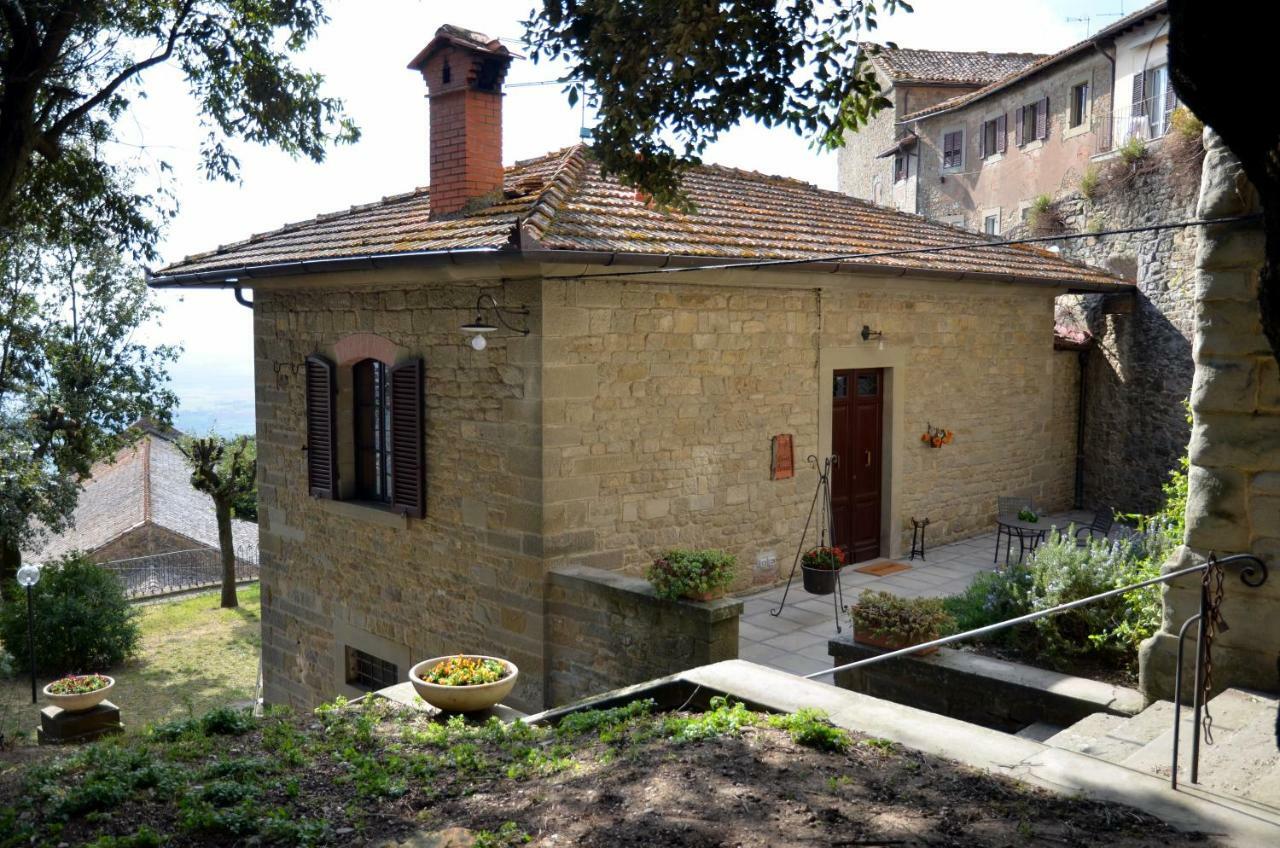 Donnaberarda Apartment Cortona Bagian luar foto