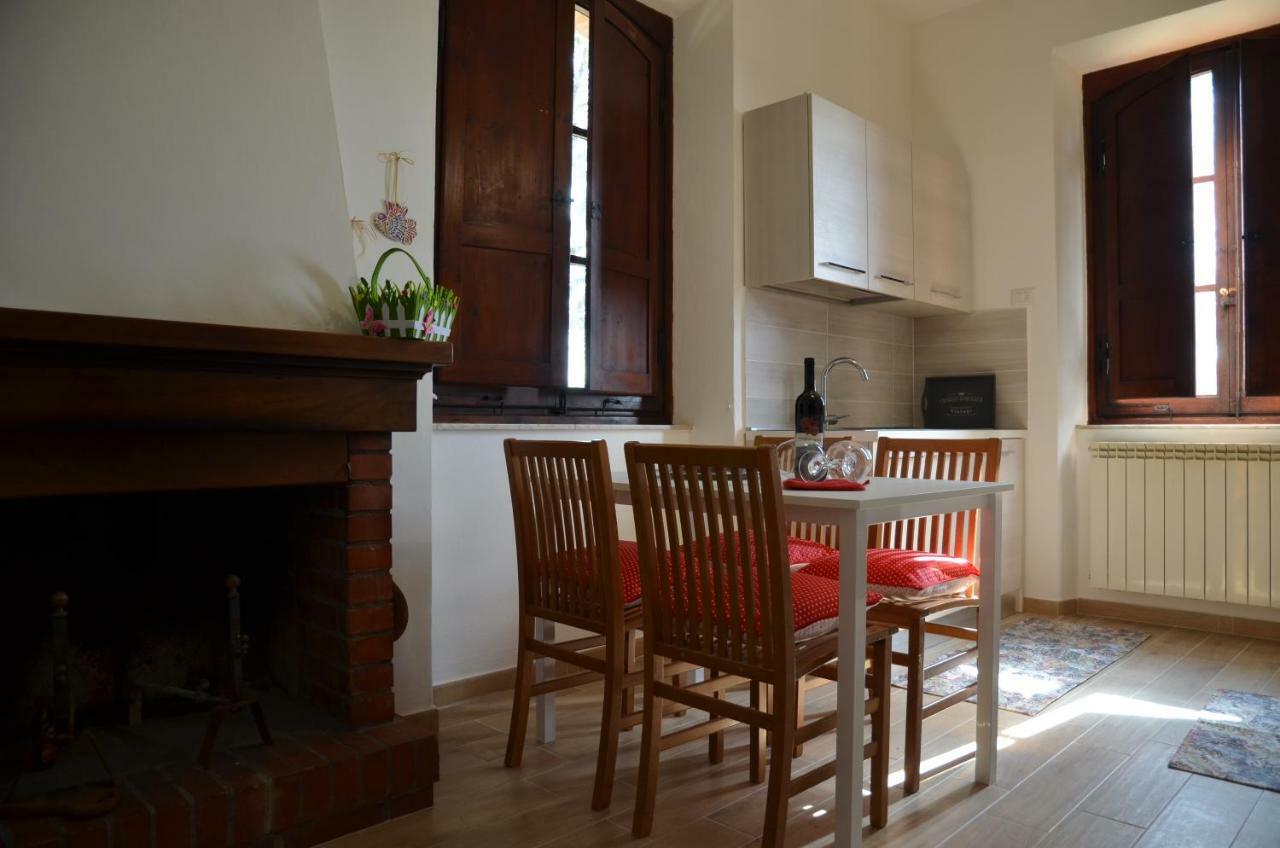 Donnaberarda Apartment Cortona Bagian luar foto